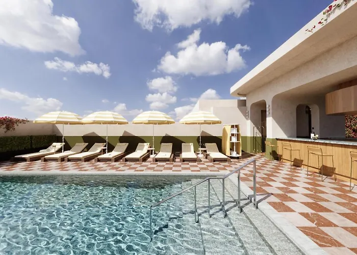 Recess Hotel & Club Savannah